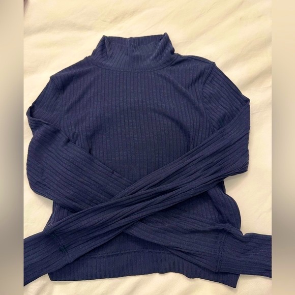 Free People movement Can’t handle this long sleeve crop - Picture 10 of 13